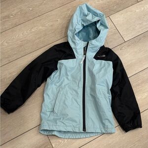 The North Face Kids Light Blue and Black Jacket Size 5